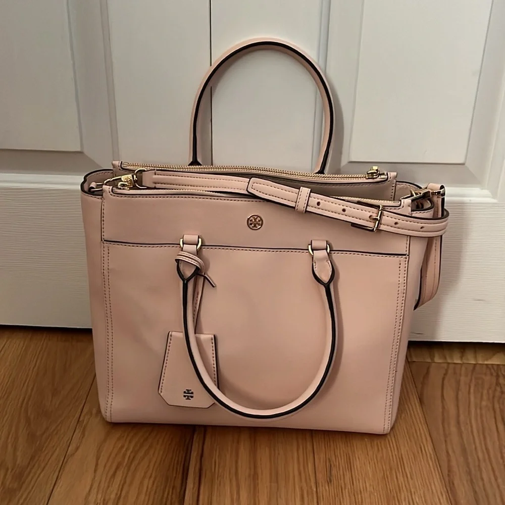 NWOT Tory Burch Saffiano Leather Pink Robinson double zip tote bag